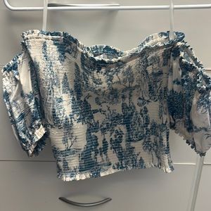 Gianni Bini off the shoulders top.